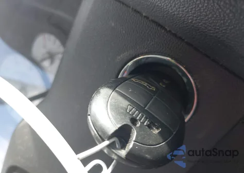 2010 Chrysler 300 Touring/Signature Series/Executive Series из США, поврежденный, VIN 2C3CA5CV6AH104783